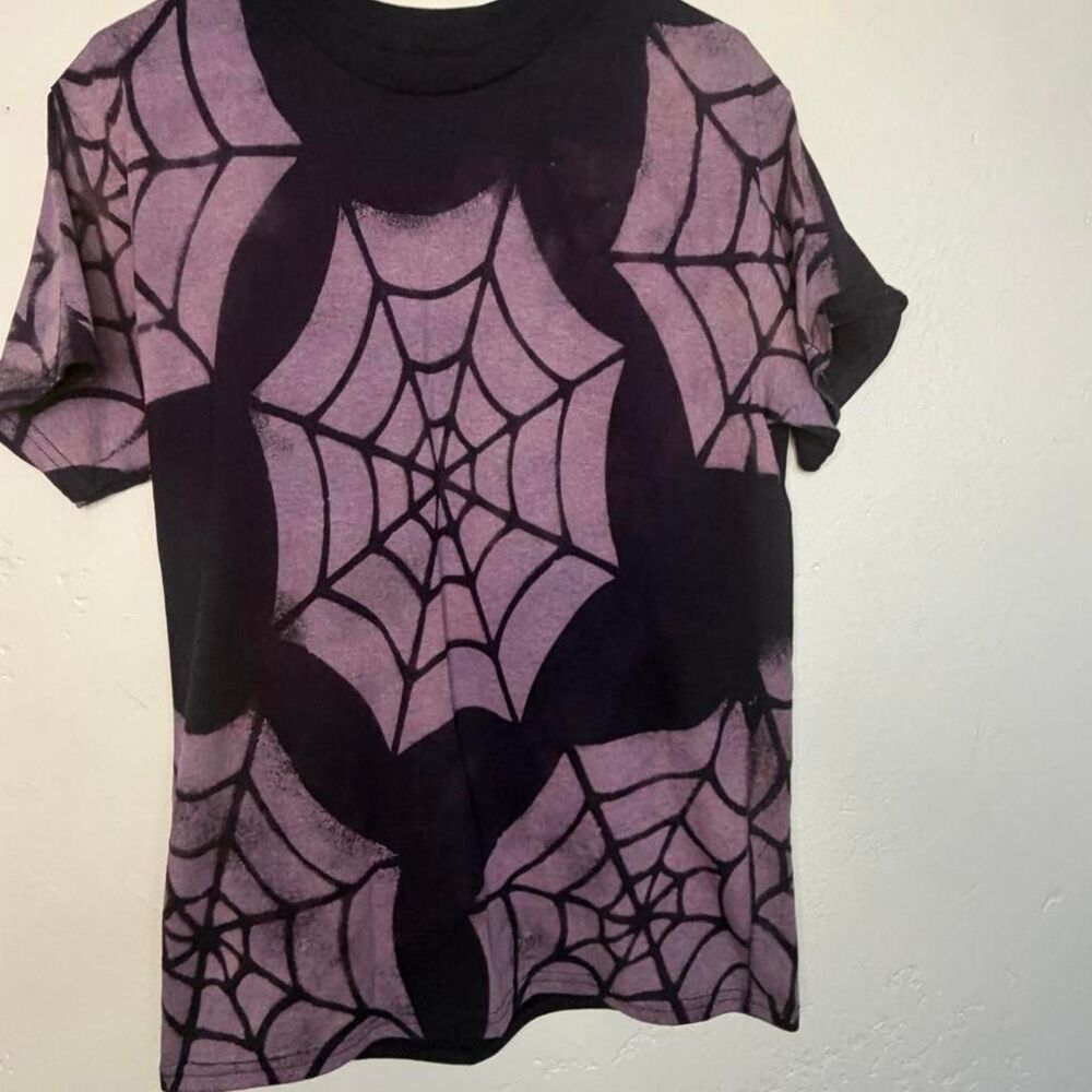 Custom Women's Purple halloween T-shirt sz m